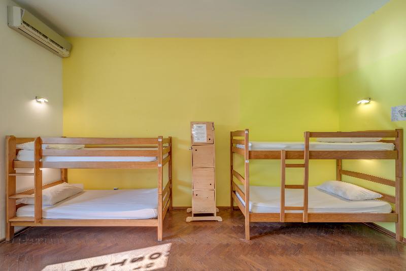 Hostel Colors Of Adriatic - Youth Only Split Exterior photo